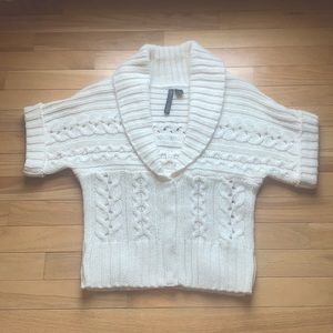 NINE WEST JEANS NWOT 30% WOOL BEAUTIFUL CREAM CABLE SWEATER